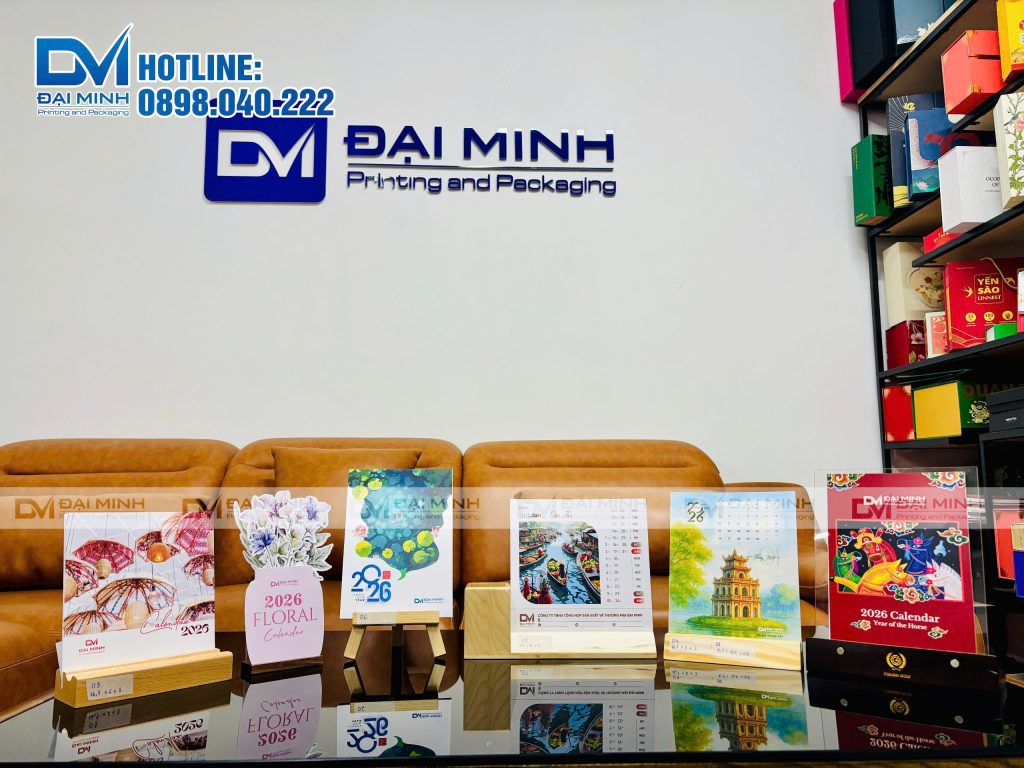 Trọn bộ lịch để bàn đế gỗ do In Đại Minh thiết kế và sản xuất