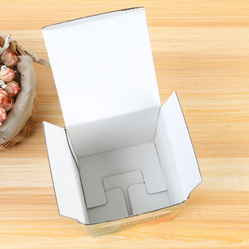 Hộp carton nắp gài khóa đáy